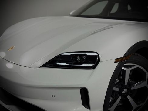 New 2025 Porsche Taycan 4S image 12