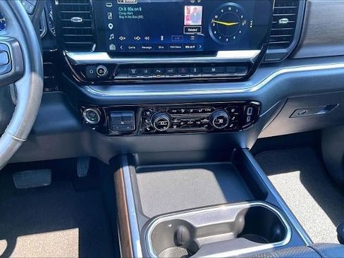 Used 2025 Chevrolet Silverado 2500 High Country w/ Technology Package AWD/4WD image 15