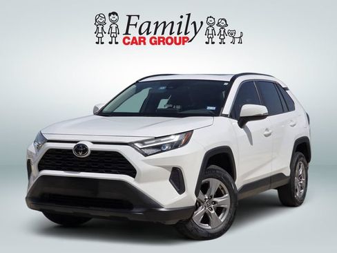 Used 2022 Toyota RAV4 XLE w/ Convenience Package FWD image 1