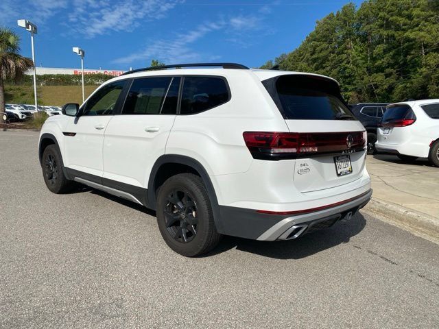 Used 2024 Volkswagen Atlas Peak Edition SEL AWD/4WD image 4