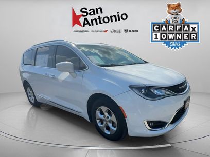 Used 2017 Chrysler Pacifica Touring-L Plus w/ Advanced Safetytec Group
