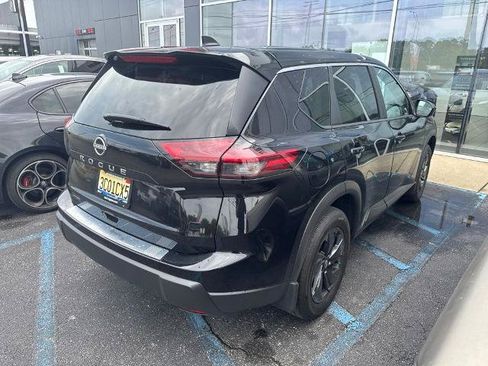 Certified 2026 Nissan Rogue SV FWD image 3