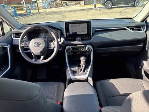 Used 2025 Toyota RAV4 XLE image 22