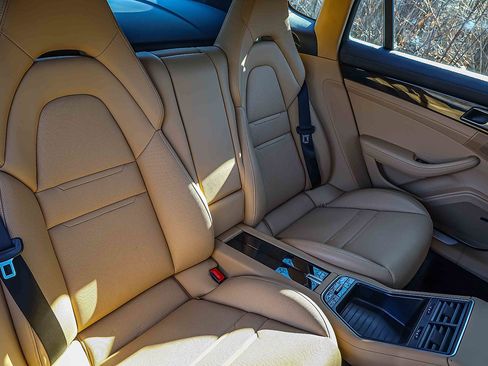 Used 2020 Porsche Panamera 4S w/ Premium Package Plus image 22