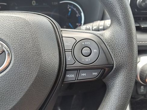 Used 2025 Toyota RAV4 XLE AWD/4WD image 20