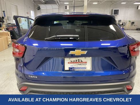 Used 2024 Chevrolet Trax LS FWD image 40