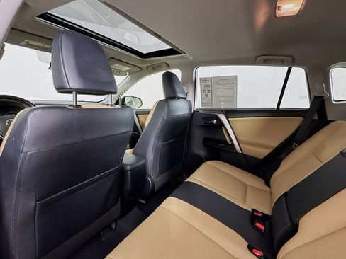 Used 2016 Toyota RAV4 Limited image 18
