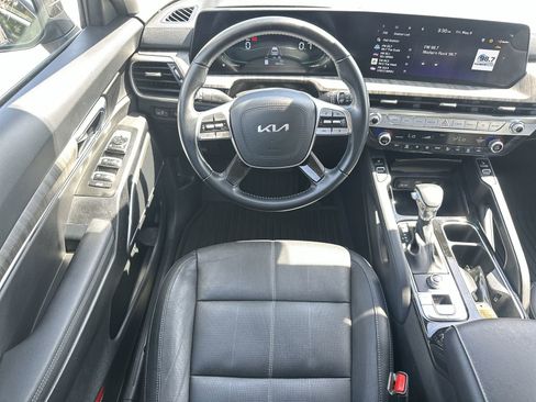 Used 2023 Kia Telluride EX w/ EX Captain's Chair Package FWD image 17