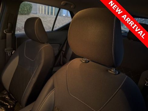 Used 2018 Nissan Kicks SV image 9