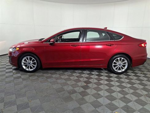 Used 2020 Ford Fusion SE image 7