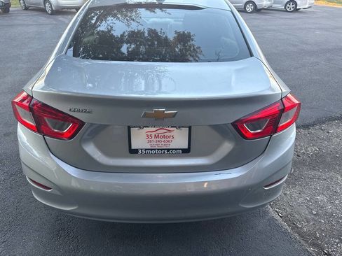 Used 2019 Chevrolet Cruze LS image 5