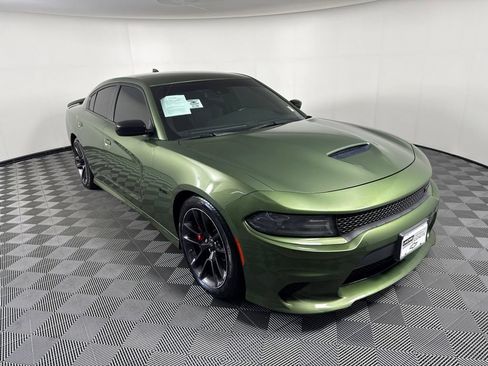 Used 2023 Dodge Charger R/T w/ Performance Handling Group RWD image 5