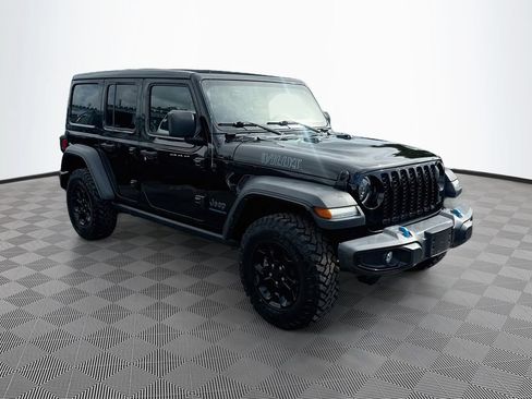 Used 2023 Jeep Wrangler Unlimited w/ Sun & Screen Package AWD/4WD image 4