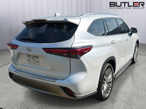 Used 2022 Toyota Highlander Platinum AWD/4WD image 8