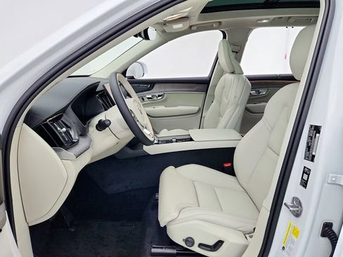 New 2026 Volvo XC90 B6 Ultra image 16