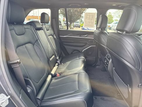 Used 2026 Jeep Grand Cherokee Limited AWD/4WD image 34