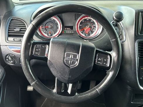 Used 2018 Dodge Grand Caravan SE image 15