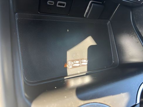 Used 2024 GMC Yukon SLT image 17