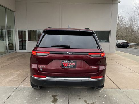 Used 2023 Jeep Grand Cherokee Laredo w/ MOPAR Finishing Package image 21