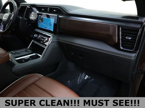 Used 2024 GMC Sierra 3500 Denali Ultimate AWD/4WD image 15