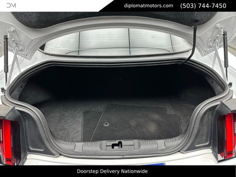 Used 2016 Ford Mustang Shelby GT350 w/ Technology Package image 42