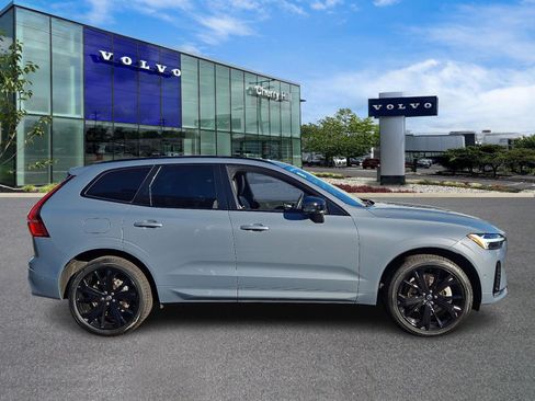Certified 2022 Volvo XC60 B6 R-Design w/ Advanced Package image 7