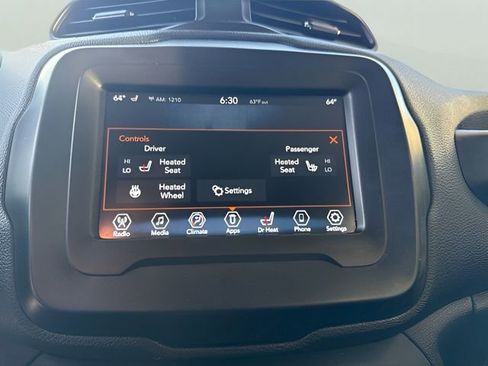 Used 2018 Jeep Renegade Altitude AWD/4WD image 18
