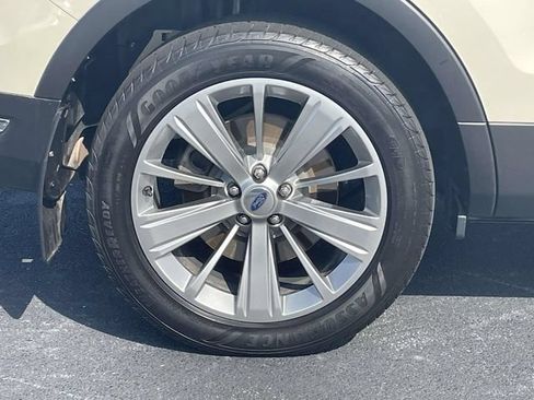 Used 2018 Ford Explorer Limited AWD/4WD image 9