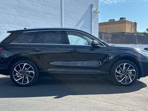 New 2024 Lincoln Corsair Grand Touring w/ Equipment Group 302A AWD/4WD image 2