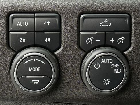 Used 2023 Chevrolet Silverado 1500 LT image 20