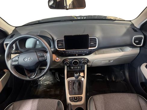 Certified 2023 Hyundai Venue Limited w/ Cargo Package image 16