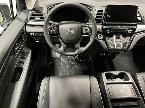 New 2026 Honda Odyssey Touring image 18