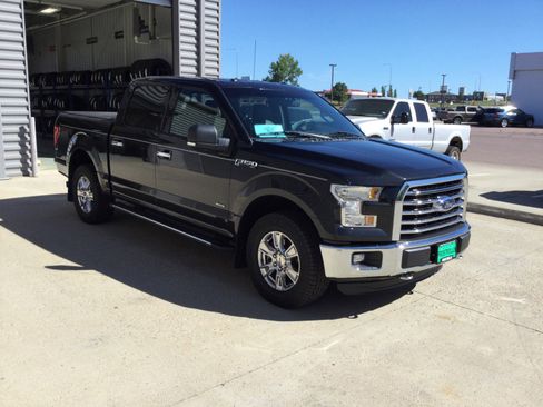 Used 2015 Ford F150 XLT w/ Equipment Group 302A Luxury image 4