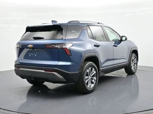Used 2025 Chevrolet Equinox LT w/ Convenience Package II FWD image 6