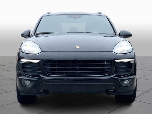 Used 2018 Porsche Cayenne Platinum Edition image 3