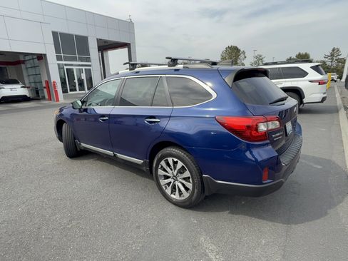 Used 2017 Subaru Outback 2.5i Touring w/ Popular Package #5A AWD/4WD image 8
