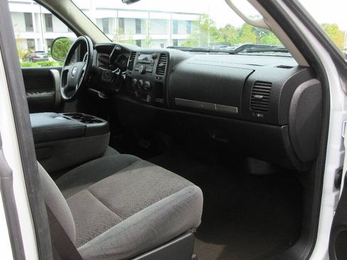 Used 2007 Chevrolet Silverado 2500 LT RWD image 24