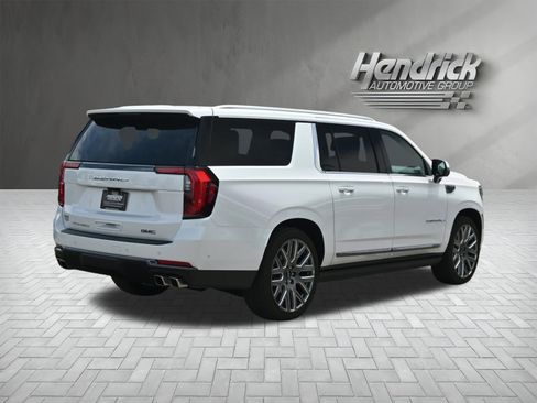 Used 2025 GMC Yukon XL Denali Ultimate AWD/4WD image 10