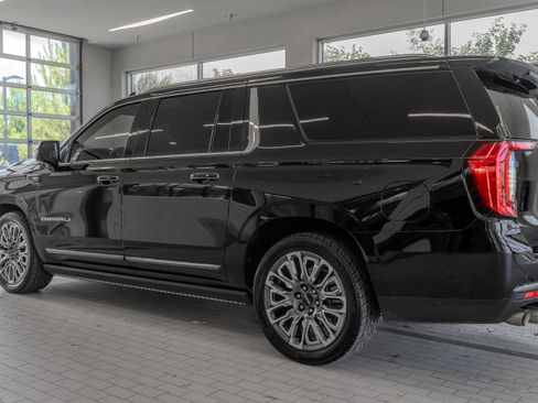 Used 2024 GMC Yukon XL Denali Ultimate AWD/4WD image 13