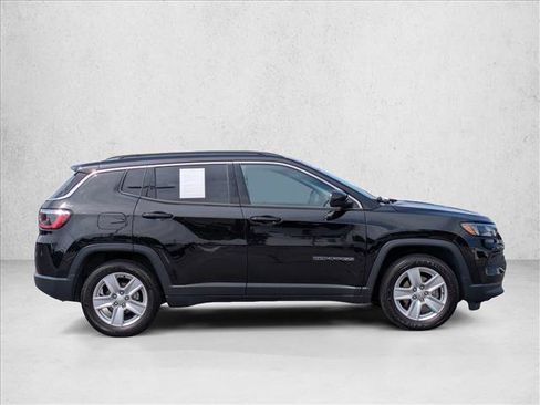 Used 2022 Jeep Compass Latitude w/ Convenience Group FWD image 4