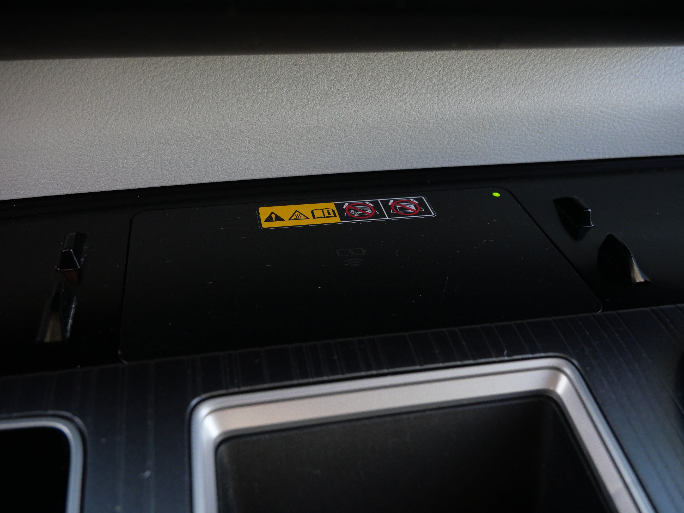 Used 2025 Toyota Sienna LE AWD/4WD image 28