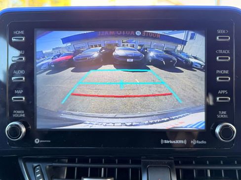 Used 2022 Toyota C-HR XLE image 7