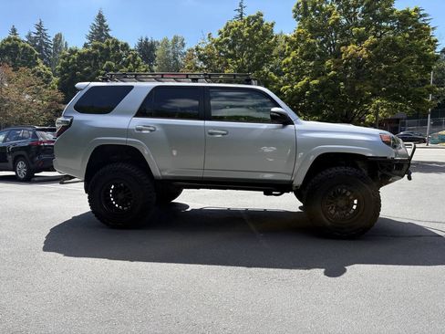 Used 2016 Toyota 4Runner Trail Premium AWD/4WD image 5