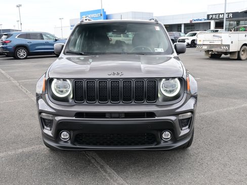 Used 2021 Jeep Renegade Latitude w/ Luxury Group II image 3