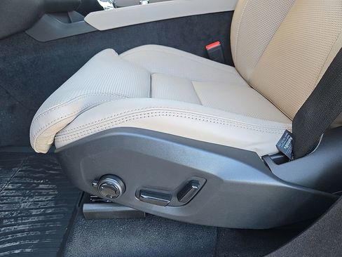 New 2026 Volvo XC90 B6 Ultra image 25