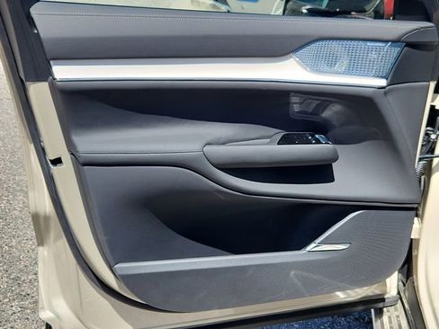 New 2025 Volvo EX90 Ultra image 7