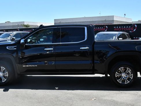 Used 2025 GMC Sierra 1500 SLT AWD/4WD image 4