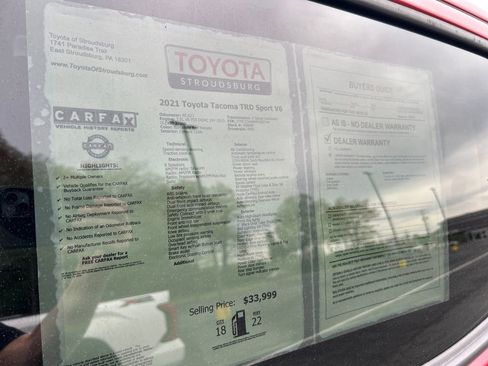 Used 2021 Toyota Tacoma TRD Sport AWD/4WD image 25