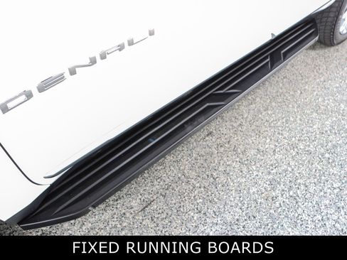 Used 2023 GMC Yukon Denali image 12