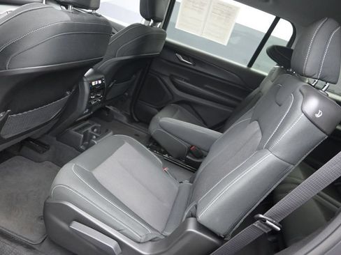 Used 2024 Jeep Grand Cherokee L Laredo RWD image 19